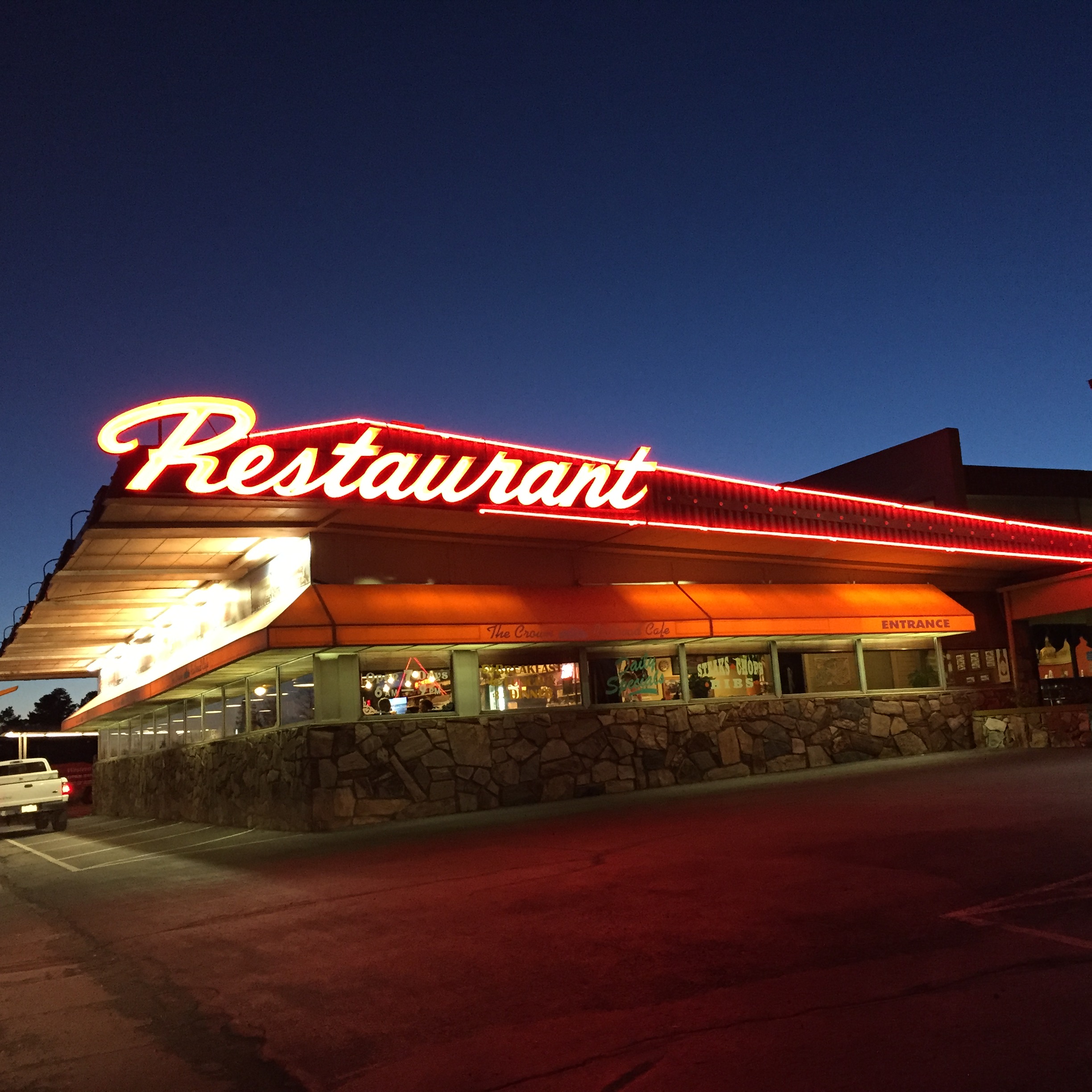 F Rt 66 neon Restaurant sign